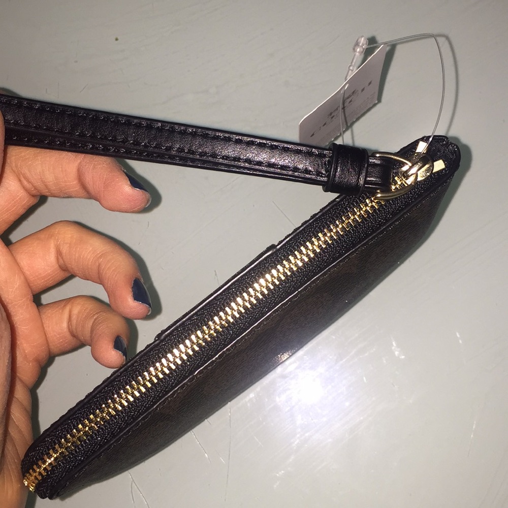 HP 🎉🎉 NWT coach signature wristlet - Picture 4 of 5